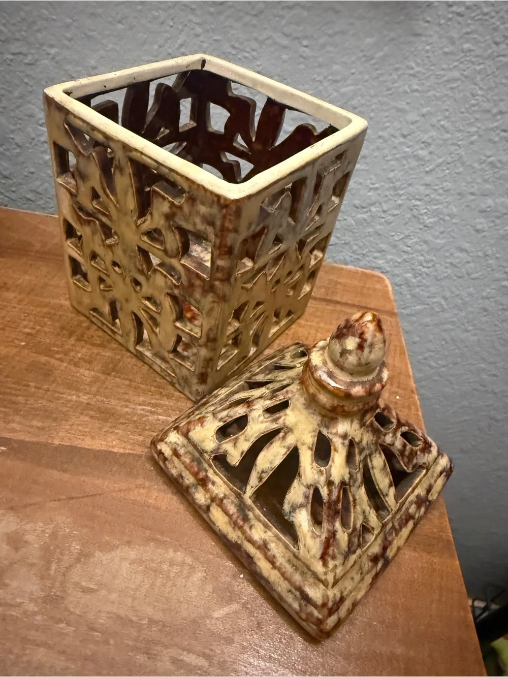 Pacific Rim Ceramic Lattice Lantern Candle Holder (Pattern 4009-B)